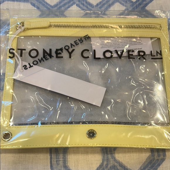Stoney Clover Lane Transparent binder pencil case insert with banana trim ✏️ - Picture 1 of 2